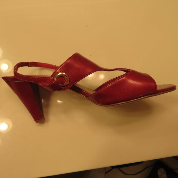 east5th 8 1/2 Medium 2 1/2 to 3 in heel Sling Back High Heel Dressy Shoe - Picture 7 of 16